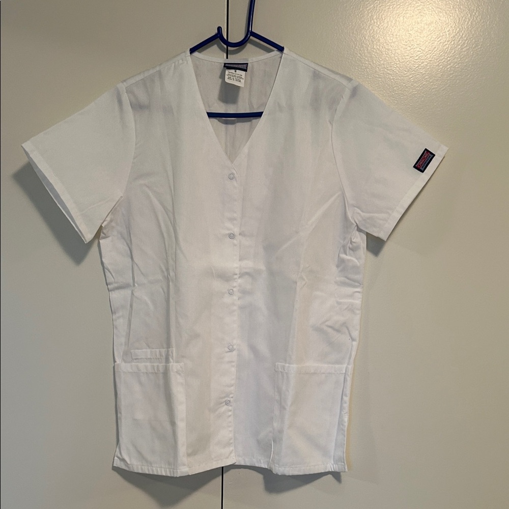 Cherokee Women's White Short Sleeve scrub Top size small